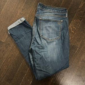 Woman’s skinny jeans